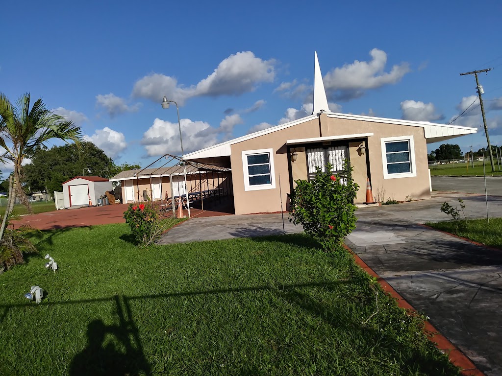Iglesia Del Nazareno De Carol | 17605 NW 52nd Ave, Miami Gardens, FL 33055, USA | Phone: (305) 625-9226