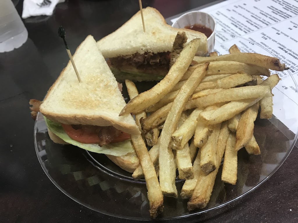 Crossbones Grill | 16460 FL-40, Silver Springs, FL 34488, USA | Phone: (352) 289-5001