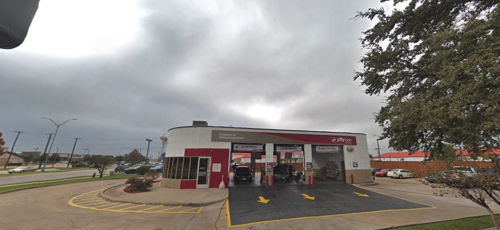 Jiffy Lube | 1020 W Pioneer Pkwy, Grand Prairie, TX 75051, USA | Phone: (972) 641-6061