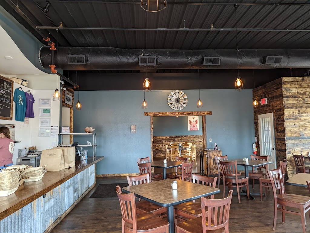 The Hen & The Hog | 5262 Kyler Ave #111, Albertville, MN 55301, USA | Phone: (763) 276-1744