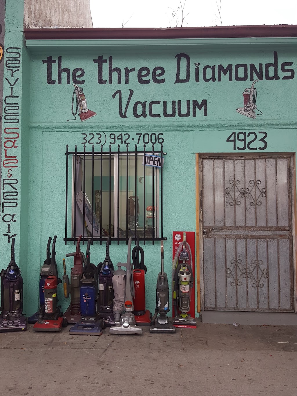 The Three Diamonds Janytor | 4923 S Broadway, Los Angeles, CA 90037, USA | Phone: (323) 942-7006