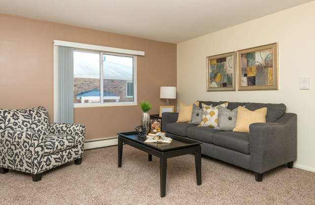 Village Manor Apartments | 2327 11th Ave E, North St Paul, MN 55109, USA | Phone: (651) 770-6296