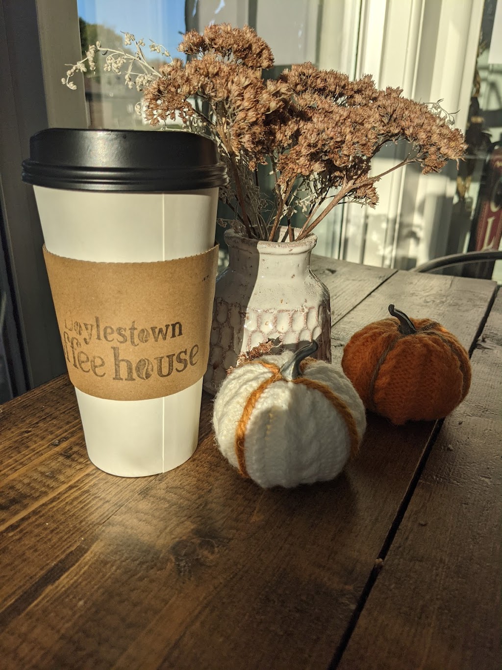 Doylestown Coffee House | 25 W Clinton St, Doylestown, OH 44230, USA | Phone: (330) 658-2273