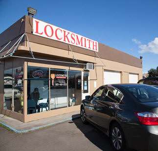 ERS LOCKSMITH | 2418 Portland Rd, Newberg, OR 97132, USA | Phone: (503) 610-3772