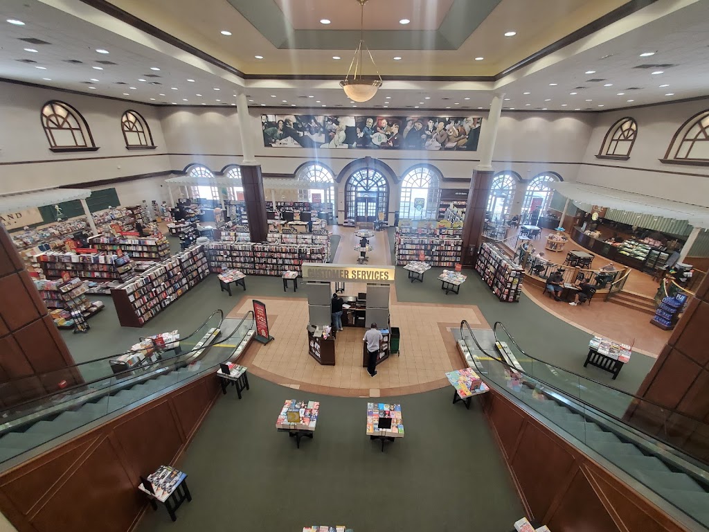 barnes and noble dallas