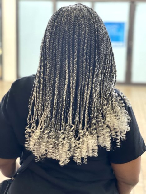 African Hair Braiding Group Salon | 6582 Reisterstown Rd, Baltimore, MD 21215, USA | Phone: (410) 998-3918