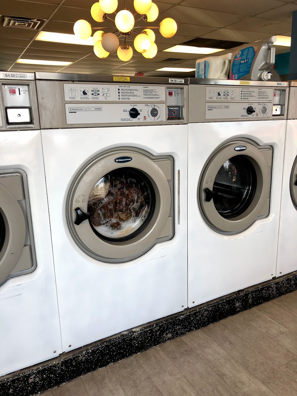 Bubble Room Laundromat - Olathe | 1216 W Dennis Ave, Olathe, KS 66201, USA | Phone: (913) 390-9274