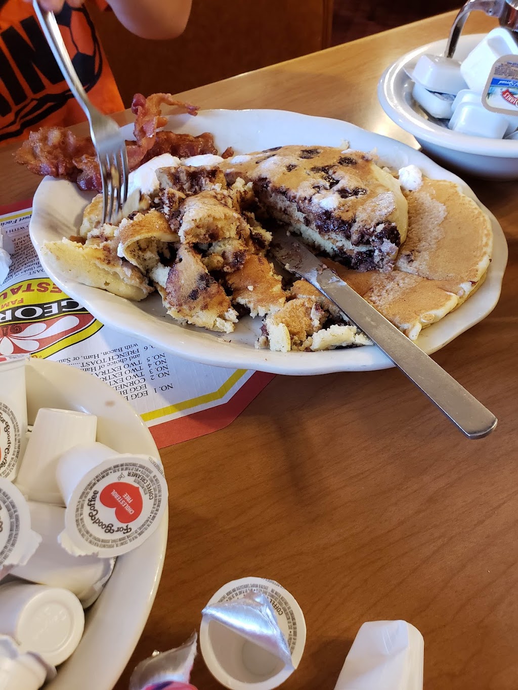 Georges Family Restaurant | 2170 N Ridge Rd, Elyria, OH 44035, USA | Phone: (440) 277-5838