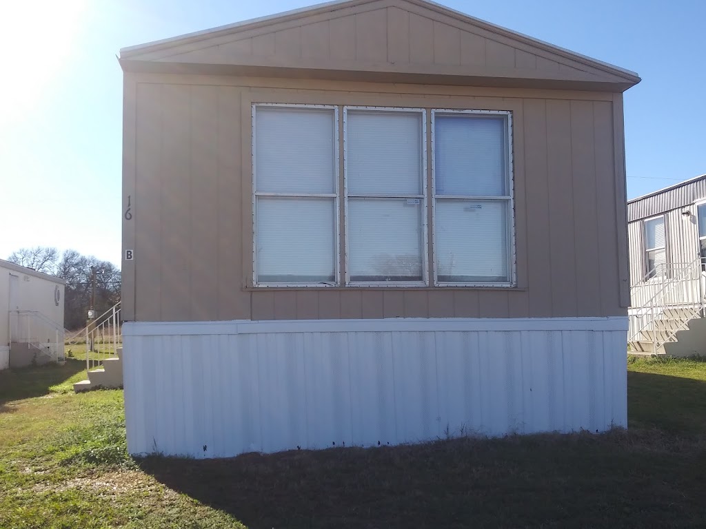 Sandell Mobile Home Park | 4329 W Park Row Blvd, Corsicana, TX 75110, USA | Phone: (903) 875-0097