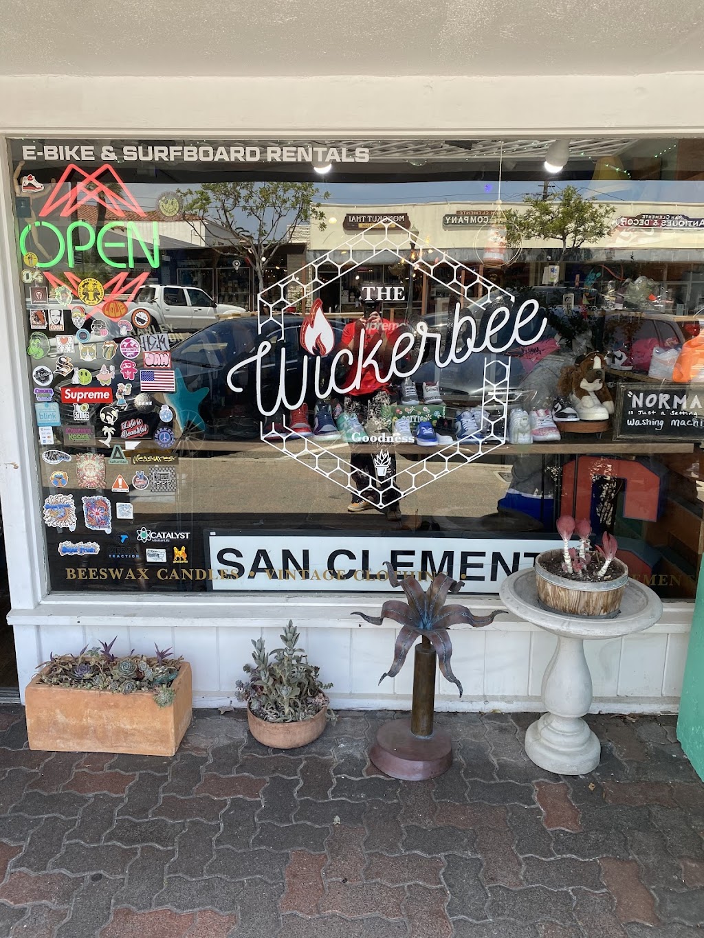 The Wicker Bee | 211 Avenida Del Mar Suite A, San Clemente, CA 92672, USA | Phone: (949) 272-8120