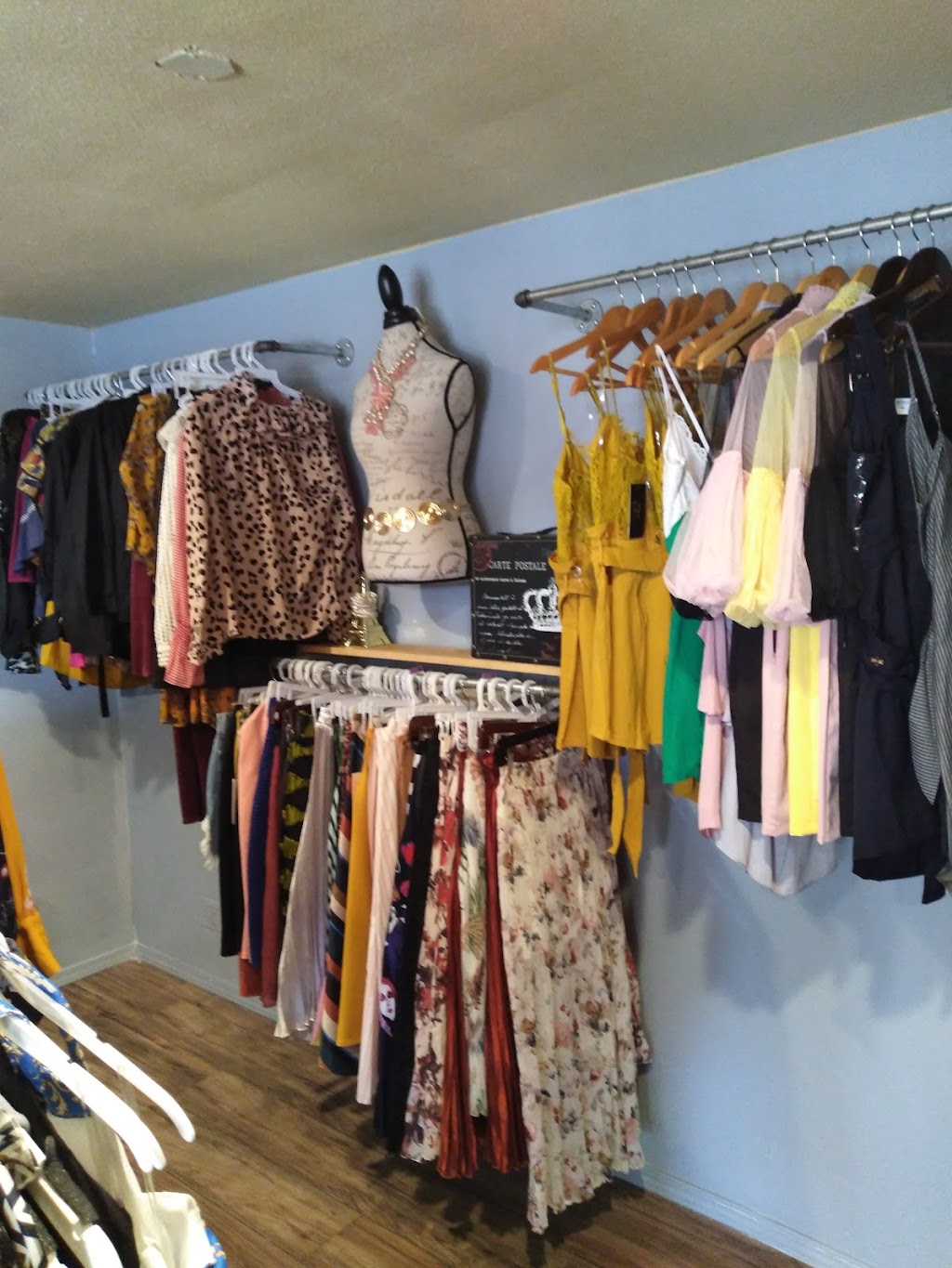 SANLUZ BOUTIQUE | 9840 Bowman Ave, South Gate, CA 90280, USA | Phone: (562) 922-5218