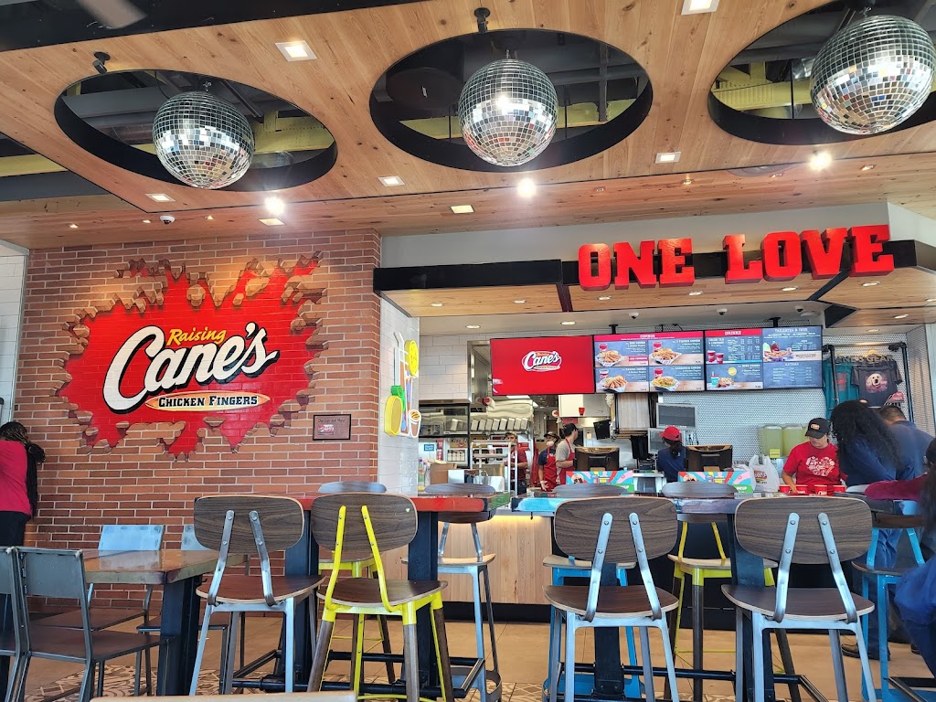 Raising Cane’s Chicken Fingers | 13263 Main St, Hesperia, CA 92345, USA | Phone: (760) 972-3797