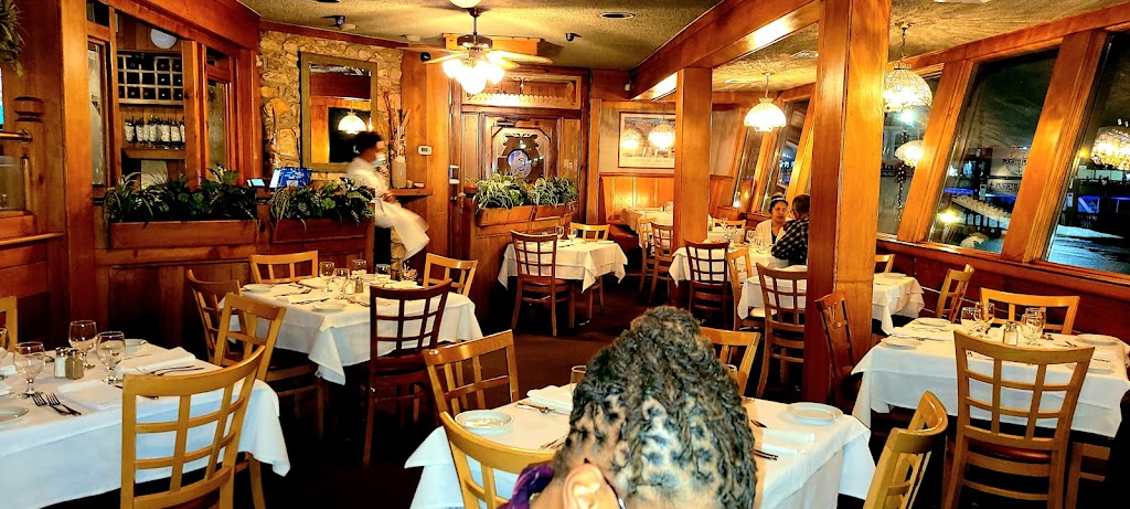 Nautilus Cafe | 46 Woodcleft Ave, Freeport, NY 11520, USA | Phone: (516) 379-2566