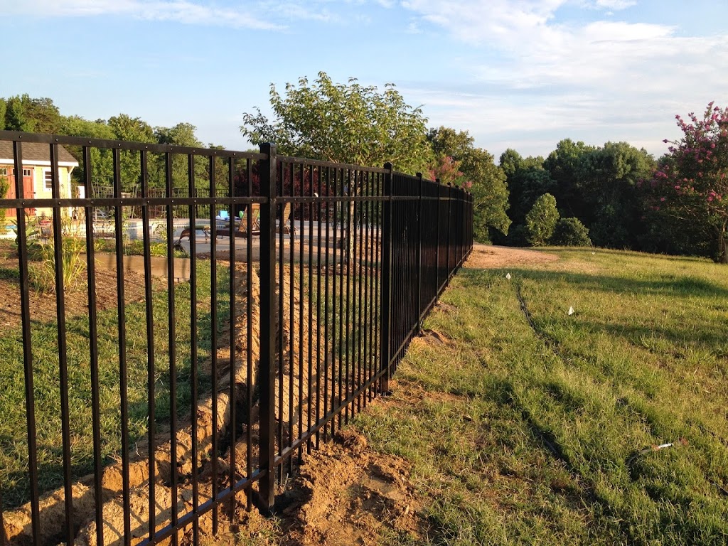 Sandel Fence Builder, LLC | 211 Berry Garden Rd, Kernersville, NC 27284, USA | Phone: (336) 413-3317