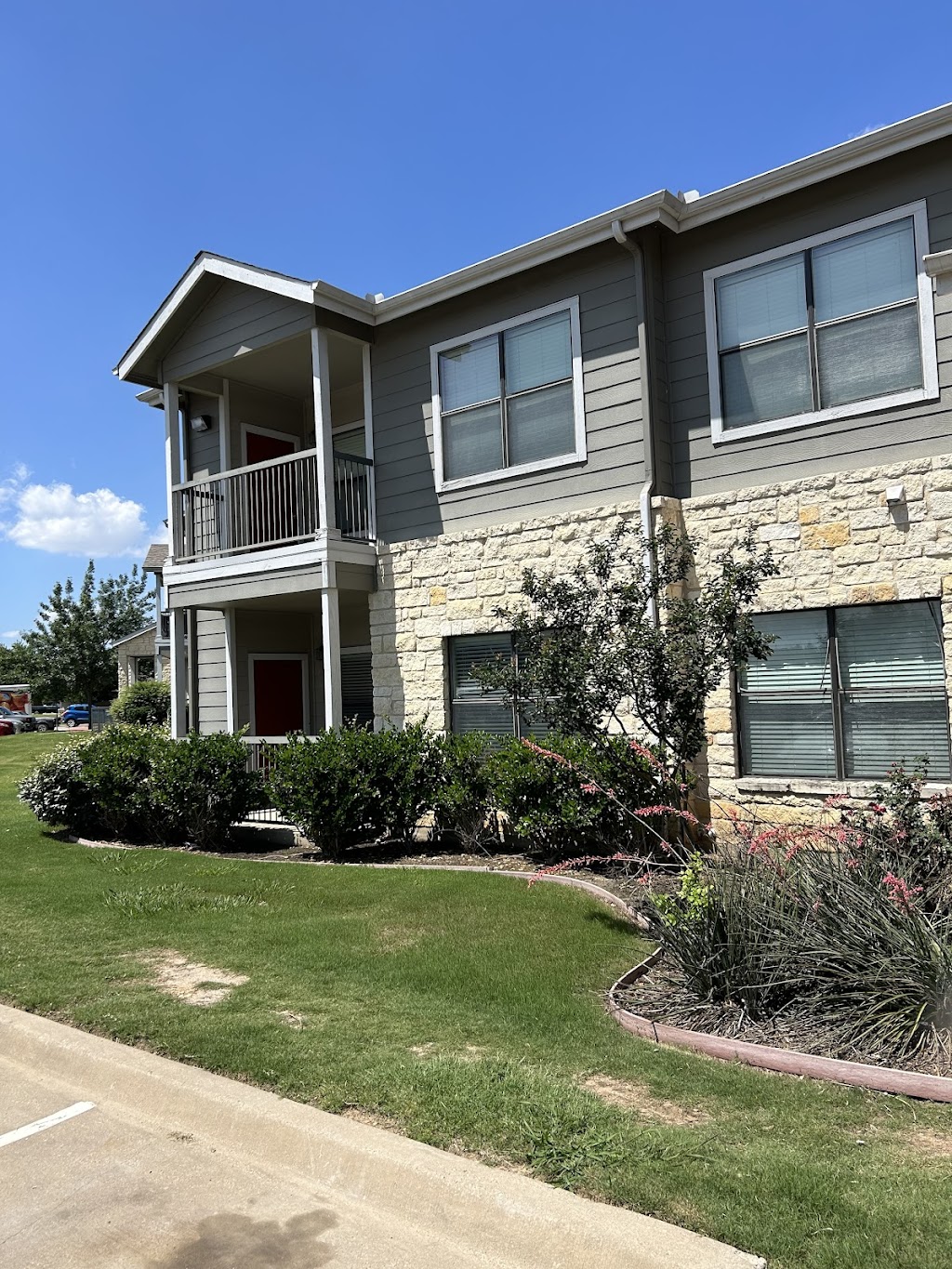 Republic Deer Creek Apartments | 10600 Bilsky Bay Drive, Fort Worth, TX 76140, USA | Phone: (817) 293-6300