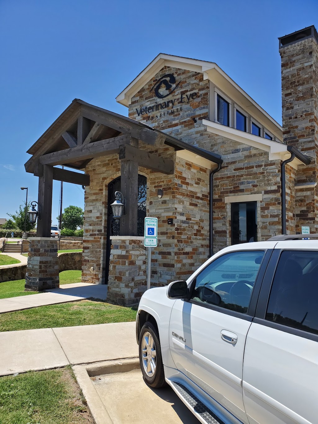 Veterinary Eye Institute Plano | 2285 Kathryn Ln, Plano, TX 75025, USA | Phone: (972) 727-2020