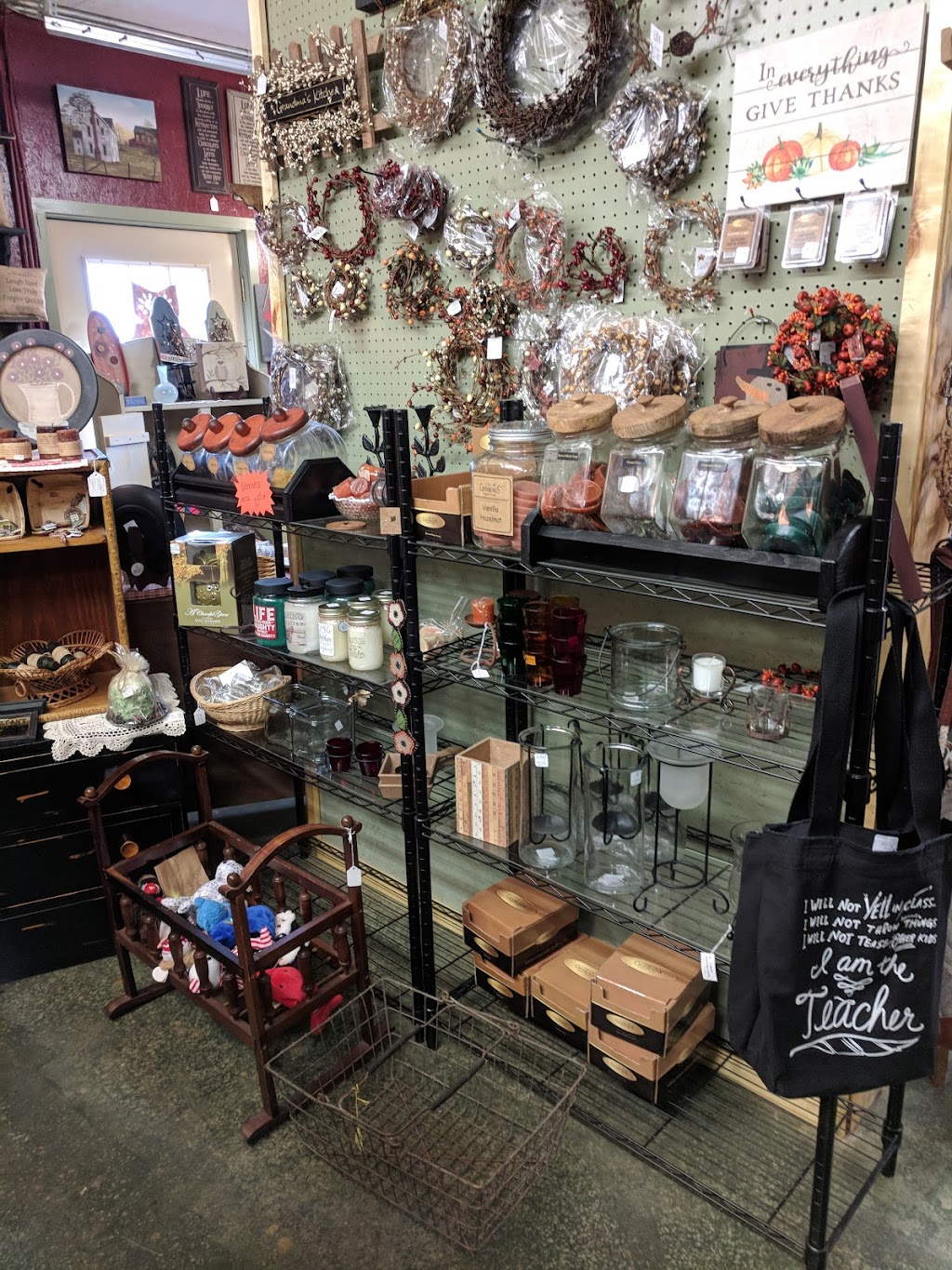 Walking In The Woods Gifts | 3456 Galloway Rd, Batavia, NY 14020, USA | Phone: (585) 344-2428