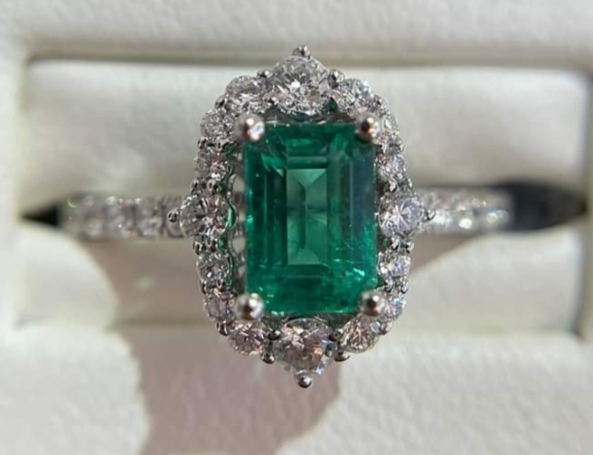 Barnhardt Jewelers | 112 E Innes St, Salisbury, NC 28144, United States | Phone: (704) 633-0618