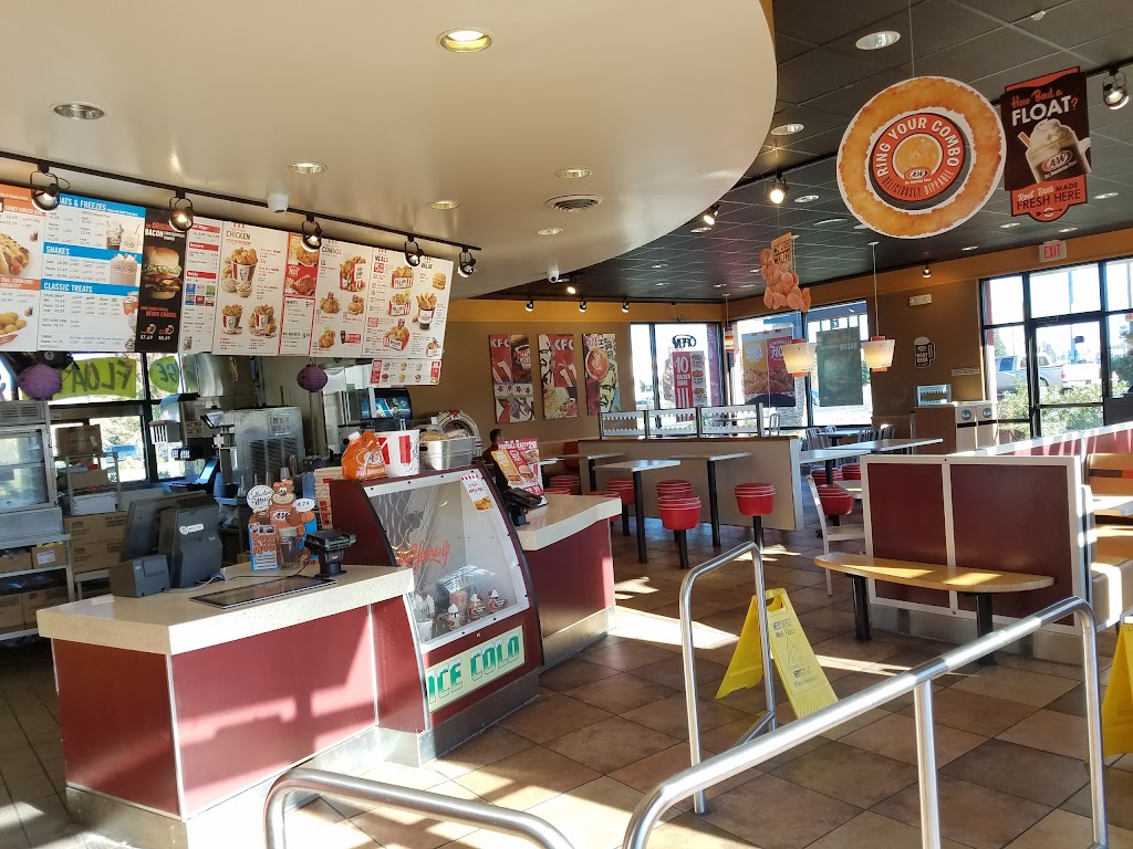 KFC - restaurant  | Photo 8 of 10 | Address: 1101 SW 1st Ave, Canby, OR 97013, USA | Phone: (503) 266-6171