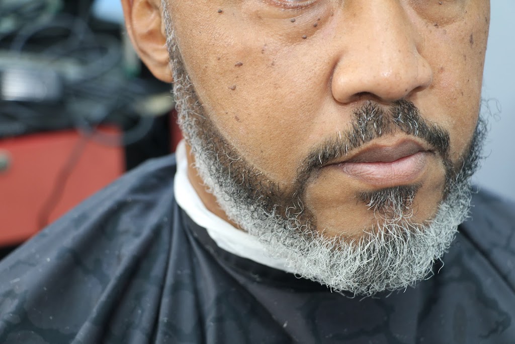 Custom Cuts Barber Shop Inc | 216 Banks Crossing, Fayetteville, GA 30214, USA | Phone: (770) 460-1414