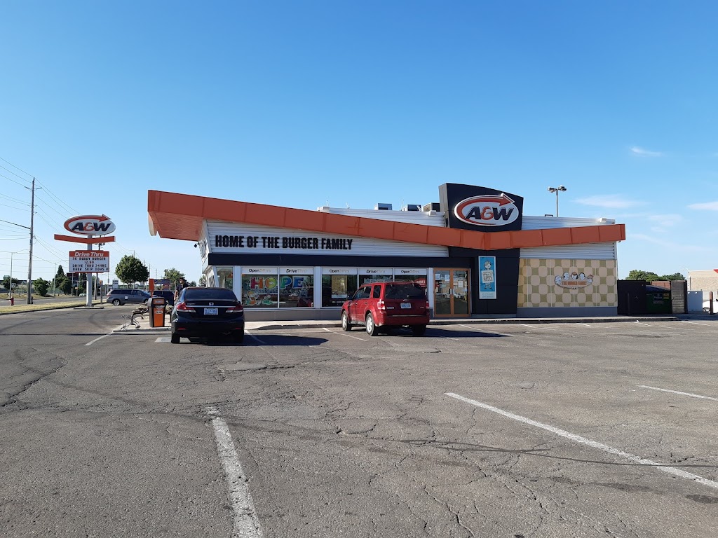 A&W Canada | Seaway Mall- Food Court, 800 Niagara St, Welland, ON L3C 1M3, Canada | Phone: (905) 734-8272