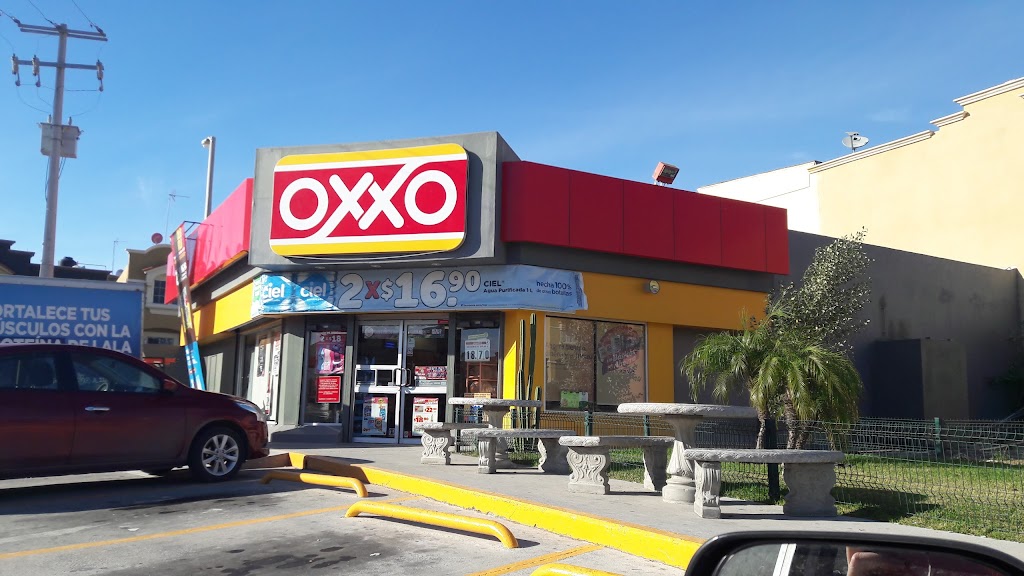 OXXO | Calle Jacaranda 4332, Porticos De San Antonio, 22666 Tijuana, B.C., Mexico | Phone: 81 8320 2020