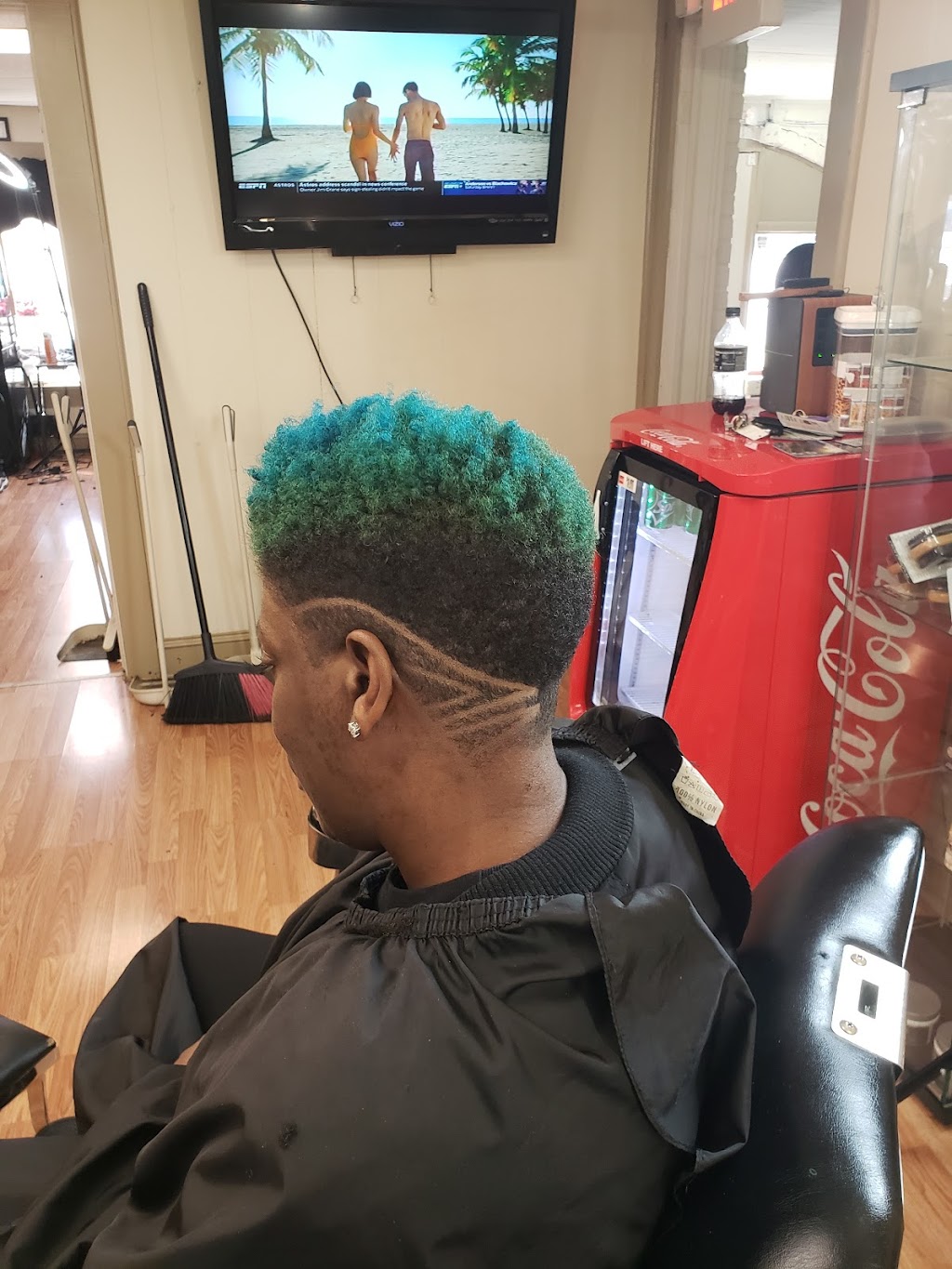 House of Fades & Styles Beauty & Barber Lounge | 4518 N Henry Blvd Unit 118, Stockbridge, GA 30281, USA | Phone: (678) 782-5321