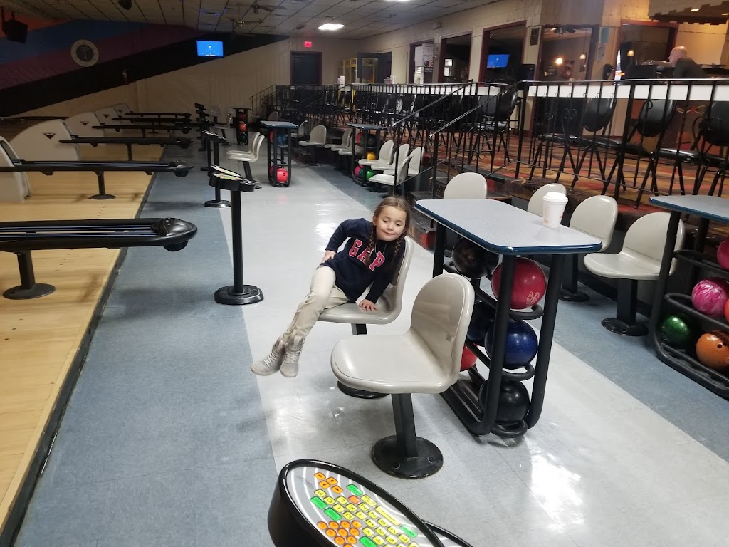 Towne Bowling Academy Inc | 1601 Altamont Ave, Schenectady, NY 12303, USA | Phone: (518) 355-3939