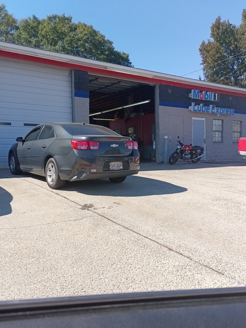 Crane Fast Lube | 2428 Decatur Hwy, Gardendale, AL 35071, USA | Phone: (205) 631-0000