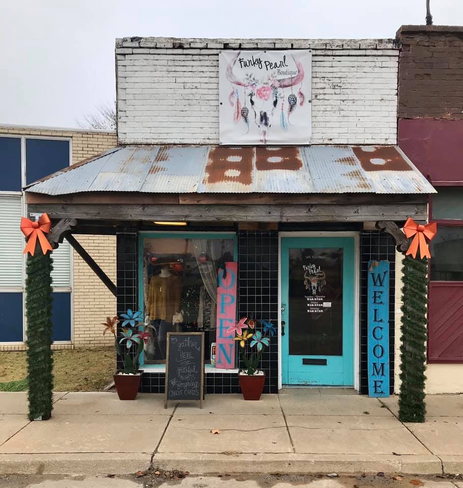 Funky Pearl Boutique | 518 Leahy Ave, Pawhuska, OK 74056, USA | Phone: (918) 604-5066