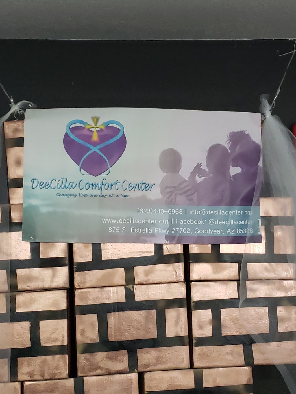 DeeCilla Comfort Center | 12725 W Indian School Rd Suite E-101, Avondale, AZ 85392, USA | Phone: (623) 440-6963
