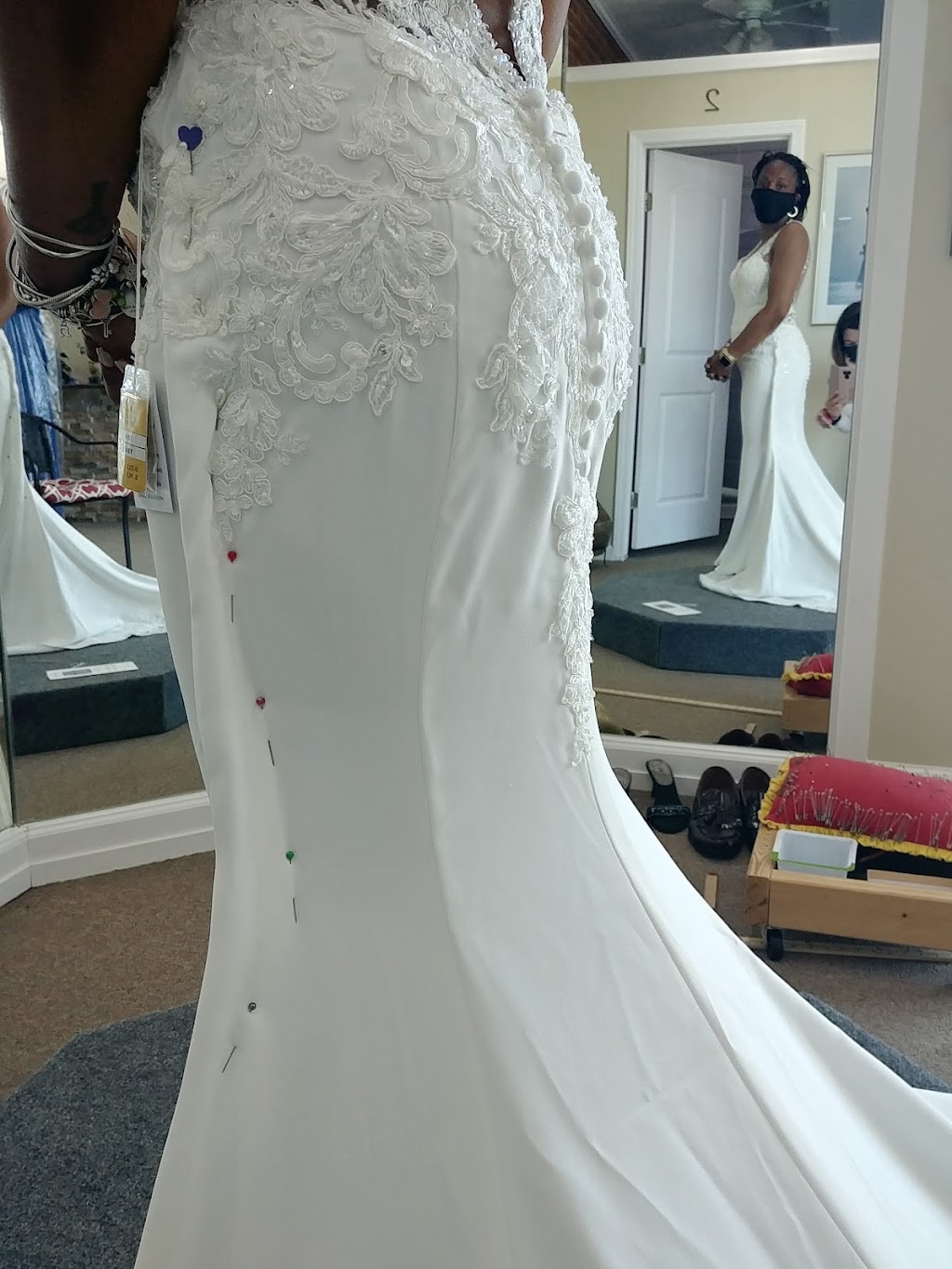Queens Alterations | 2315 Oak Rd SW #120, Snellville, GA 30078, USA | Phone: (678) 699-1381