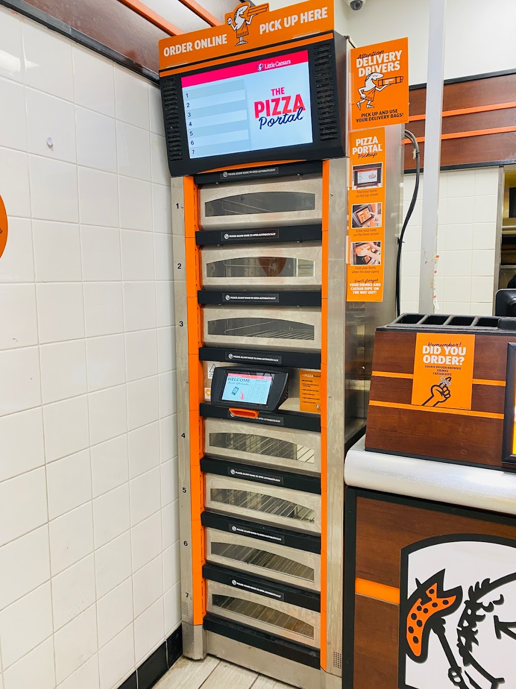 Little Caesars Pizza | 4112 E Lake Rd, Sheffield Lake, OH 44054, USA | Phone: (440) 949-7499