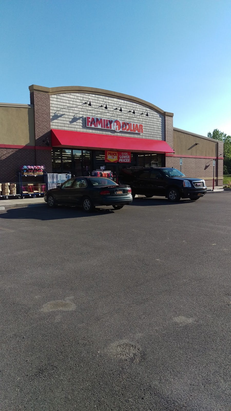 Family Dollar | 11322 Maple Ridge Rd, Medina, NY 14103, USA | Phone: (585) 318-6019