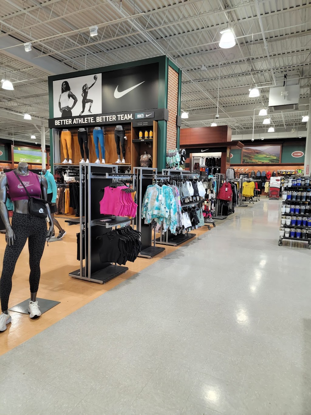 DICKS Sporting Goods | 240 NJ-10, East Hanover, NJ 07936, USA | Phone: (973) 428-0889