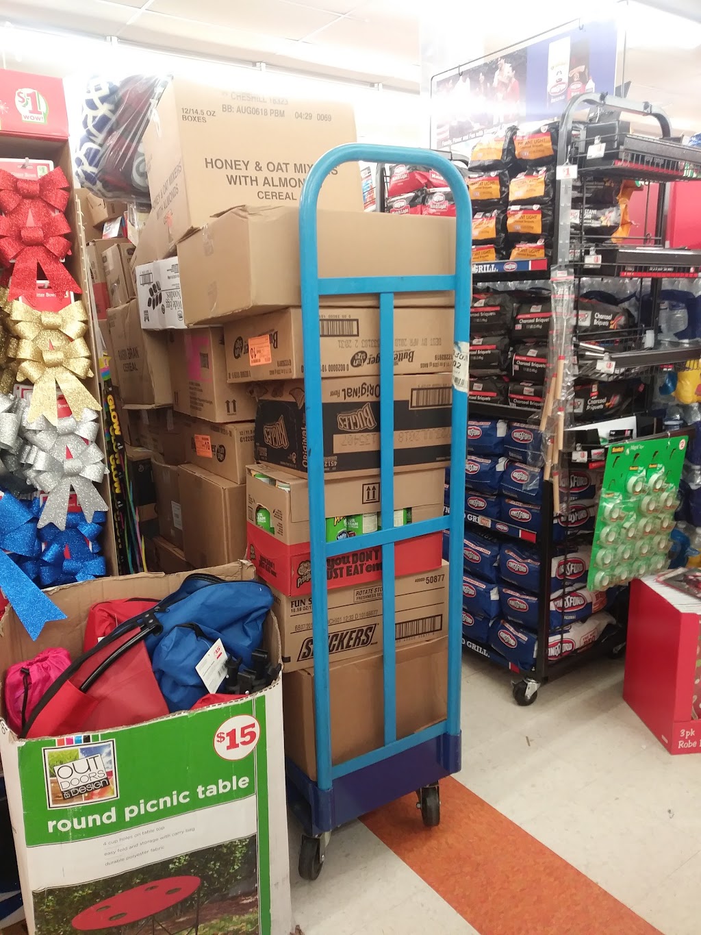 Family Dollar | 8765 Temple Terrace Hwy, Tampa, FL 33637, USA | Phone: (813) 462-4998