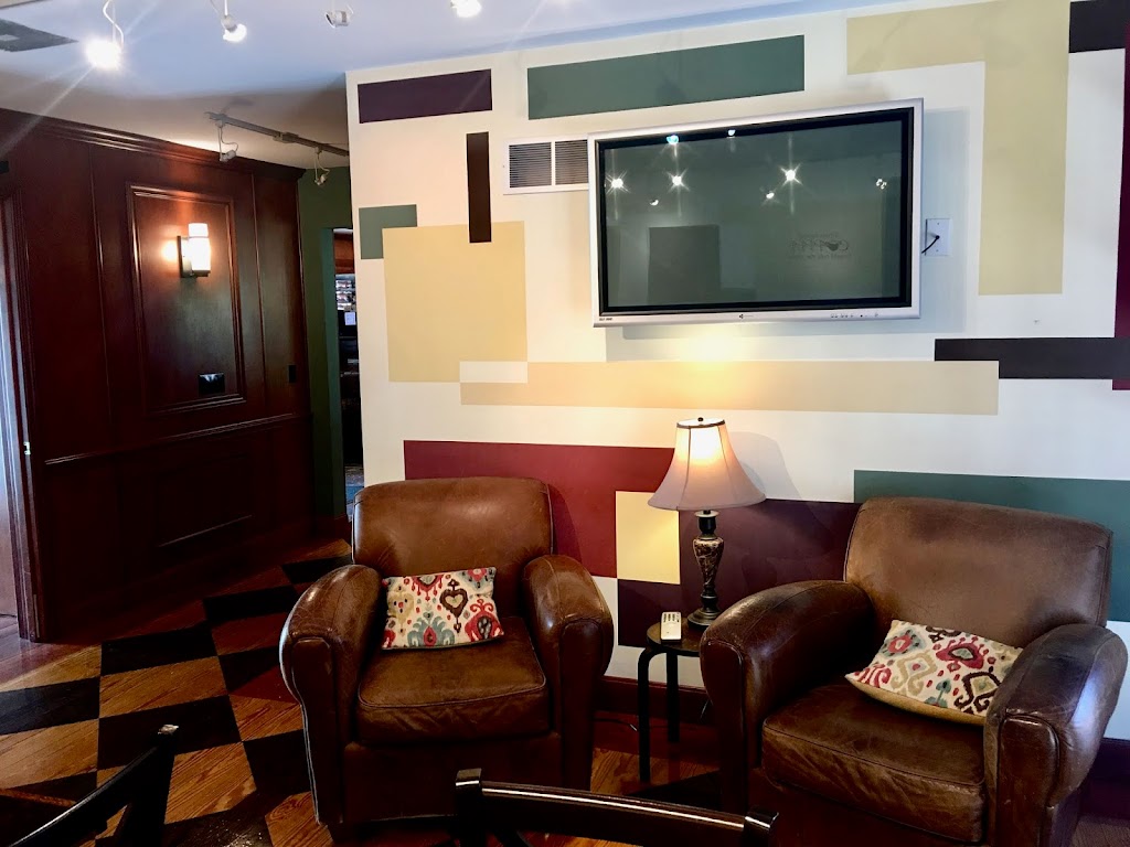 Michaels Coffee Shop | 425 Broadway, Highland, IL 62249, USA | Phone: (618) 401-7906