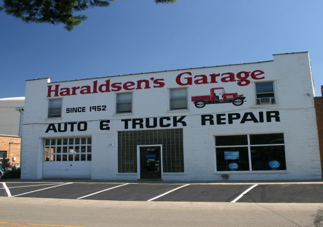 Haraldsens Garage | 21 E Burlington Ave, Westmont, IL 60559 | Phone: (630) 968-4843