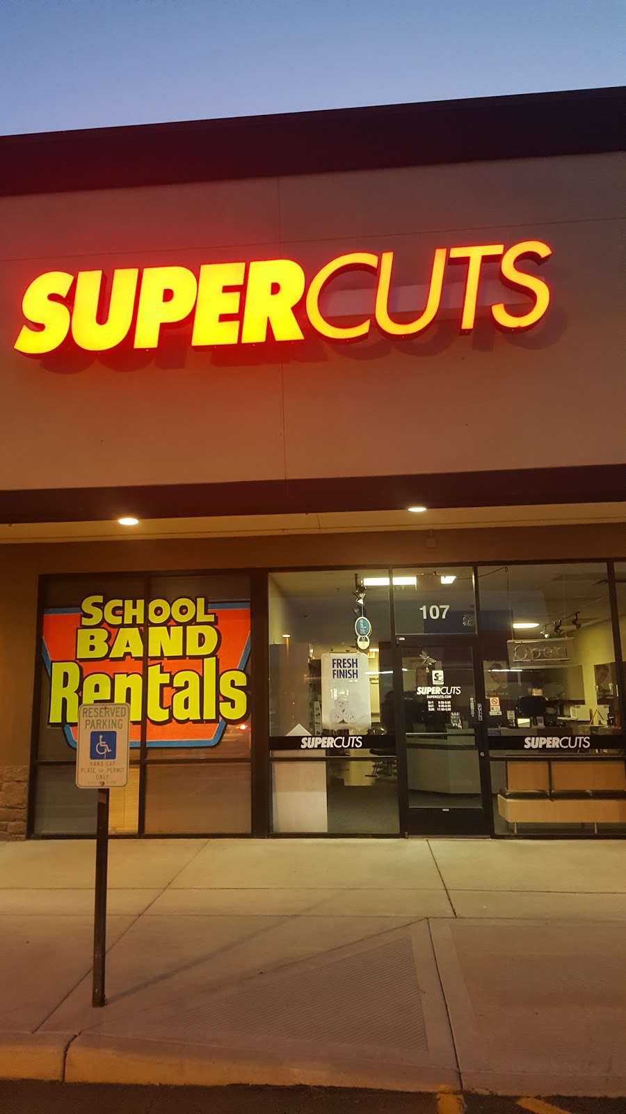 Supercuts | 8385 W Deer Valley Rd #107, Peoria, AZ 85382, USA | Phone: (623) 566-3993