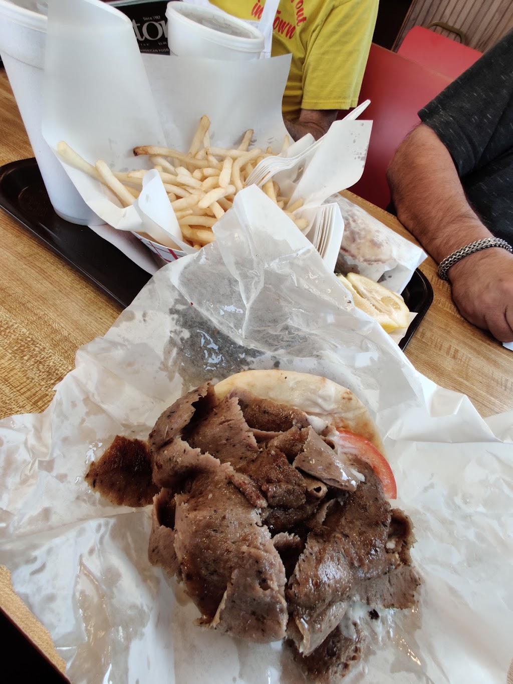 River Oaks Gyros | 293 River Oaks Dr # 1, Calumet City, IL 60409, USA | Phone: (708) 891-1113