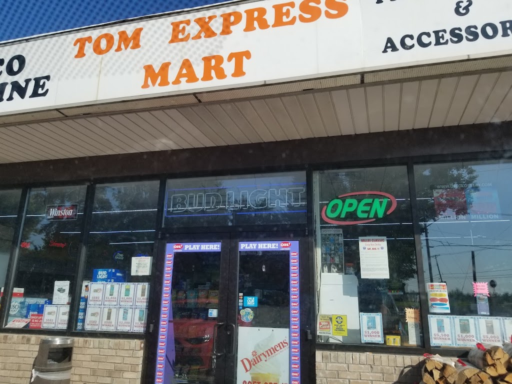 Toms Express Mart | 7529 Fairground Rd, Blanchester, OH 45107, USA | Phone: (937) 783-2332