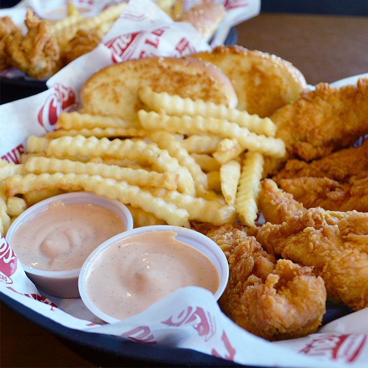 Raising Canes Chicken Fingers | 10490 Westport Rd, Louisville, KY 40241, USA | Phone: (502) 425-4040