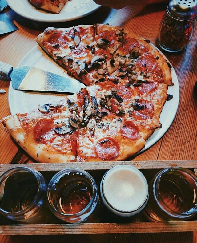 Zeeks Pizza | 22610 SE 4th St #404, Sammamish, WA 98074, USA | Phone: (425) 395-7186