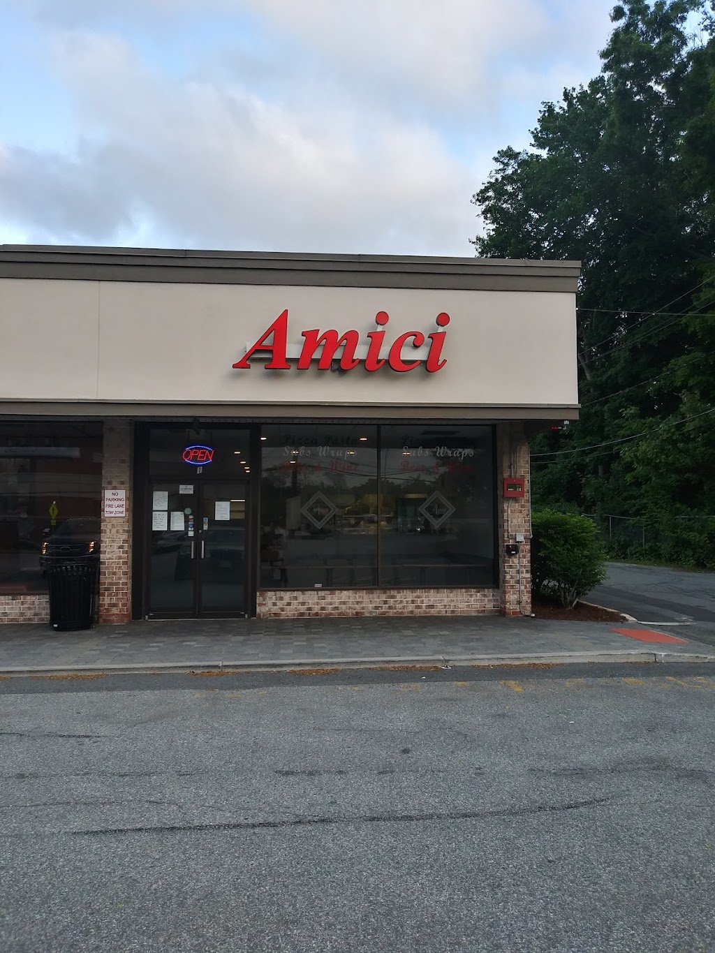 Amici Trattoria | 7 Summer St, Chelmsford, MA 01824, USA | Phone: (978) 244-9154