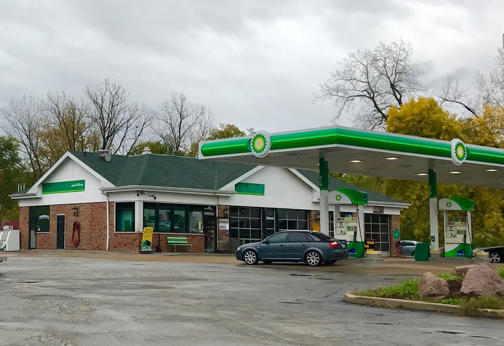 bp | 814 S Lindbergh Blvd, St. Louis, MO 63131, USA | Phone: (314) 395-9975