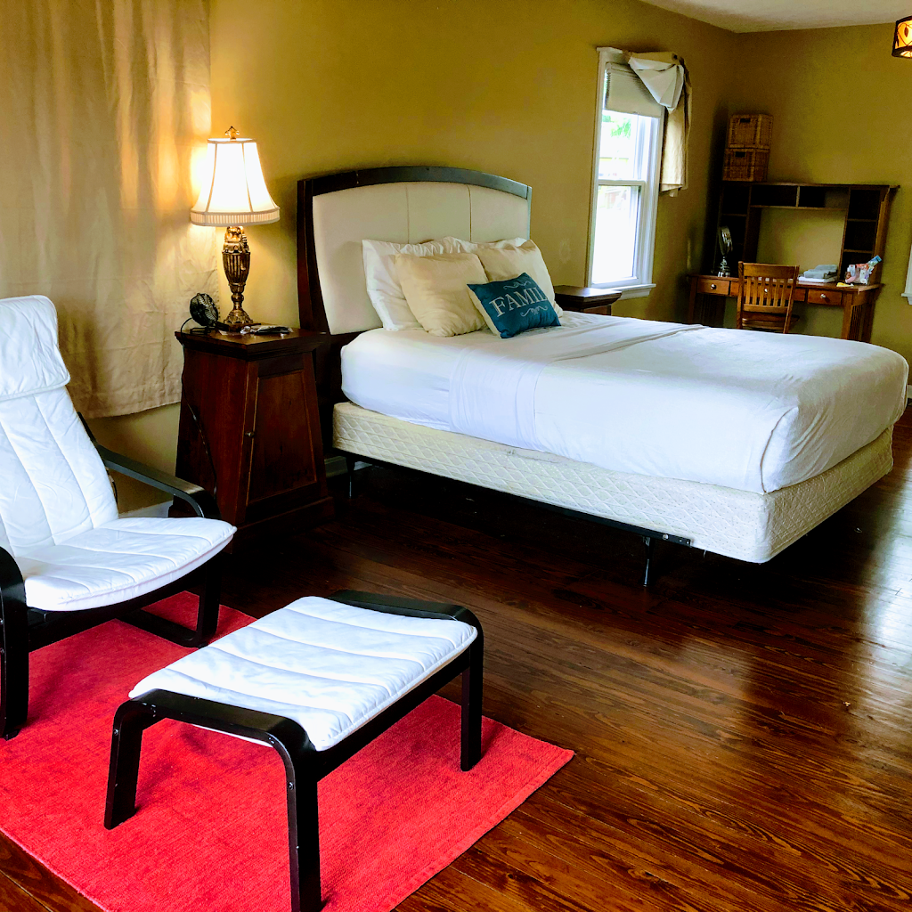 Kentucky Riverfront Retreat | 315 E High St, Warsaw, KY 41095, USA | Phone: (859) 982-1098