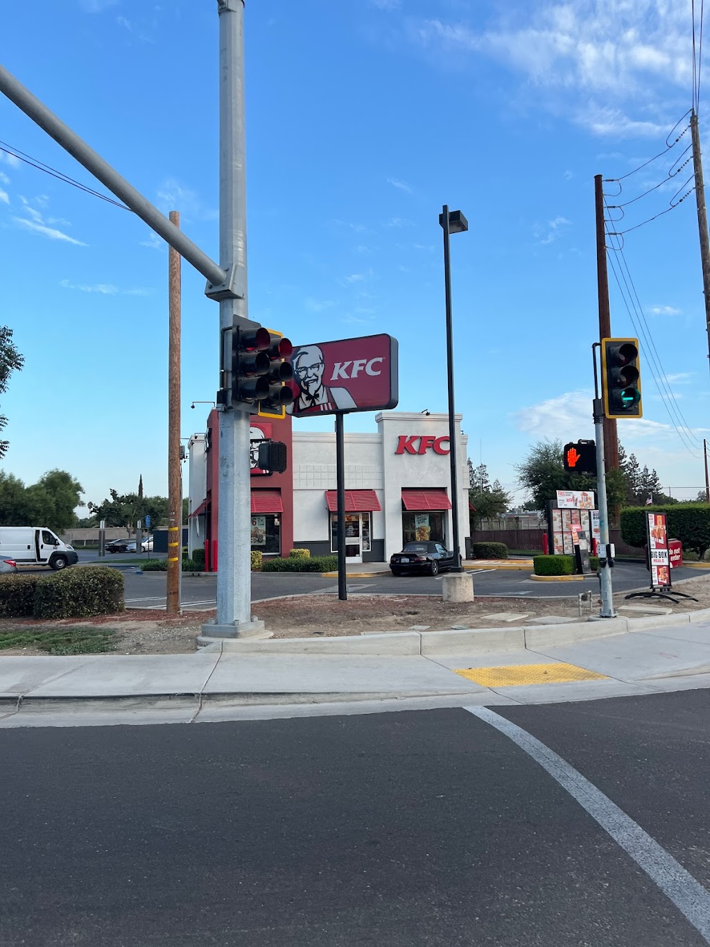 KFC | 1420 Kansas Ave, Modesto, CA 95351, USA | Phone: (209) 529-5739