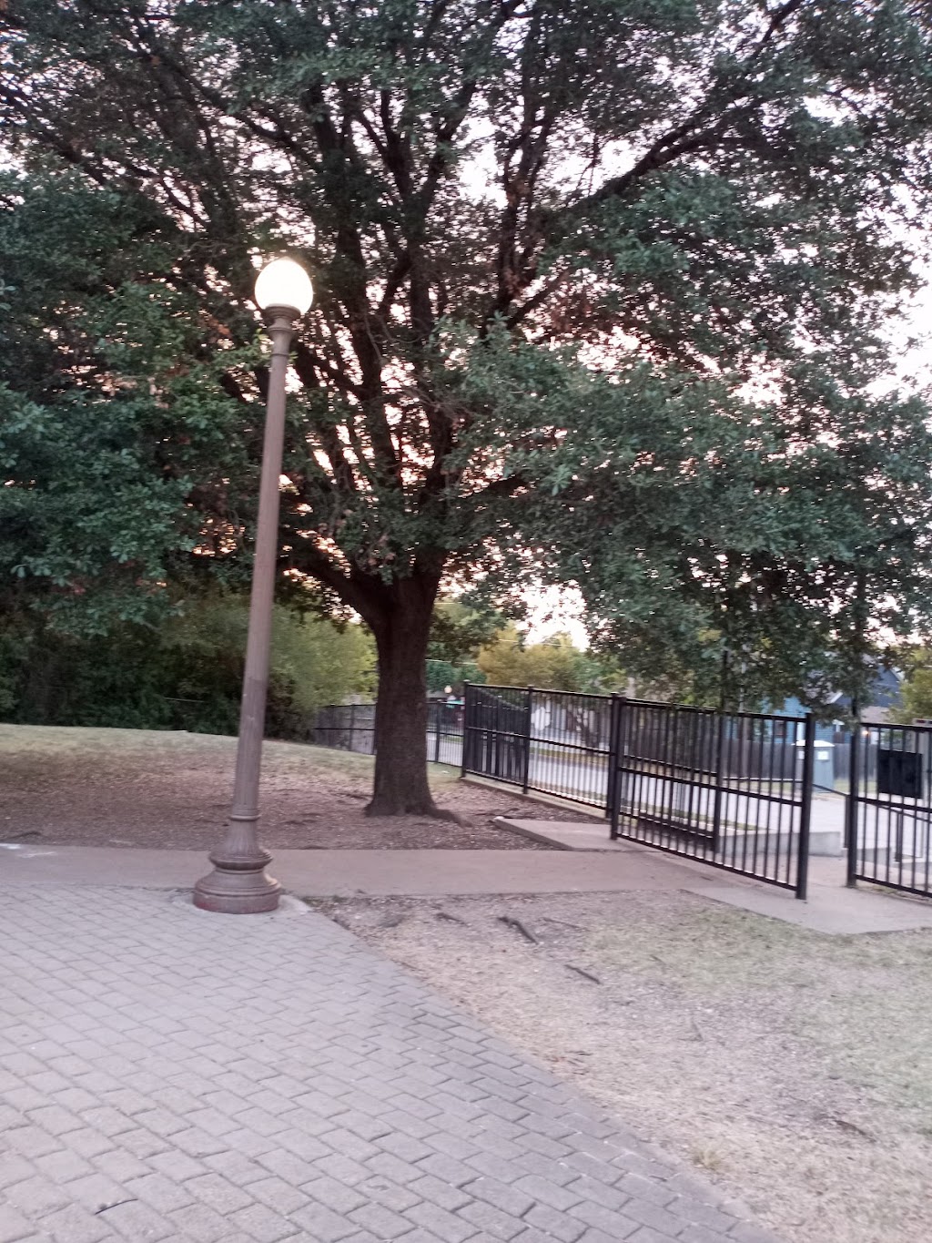 Daggett Park | 2301 College Ave, Fort Worth, TX 76110, USA | Phone: (817) 392-5700