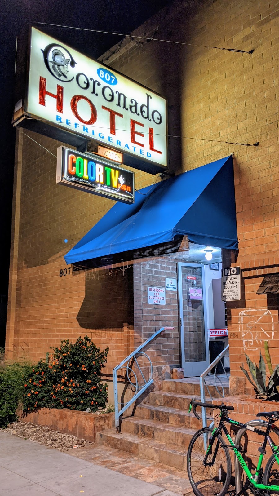 Coronado Hotel & Motel | 807 N 1st St, Phoenix, AZ 85004, USA | Phone: (602) 262-9474