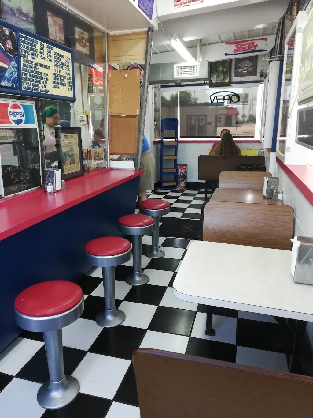 Happy Burger | 215 N Mission St, Sapulpa, OK 74066, USA | Phone: (918) 224-7750